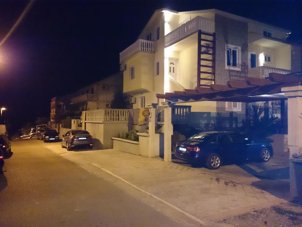 Apartments Sandra Tivat Extérieur photo