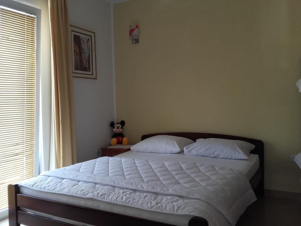 Apartments Sandra Tivat Extérieur photo
