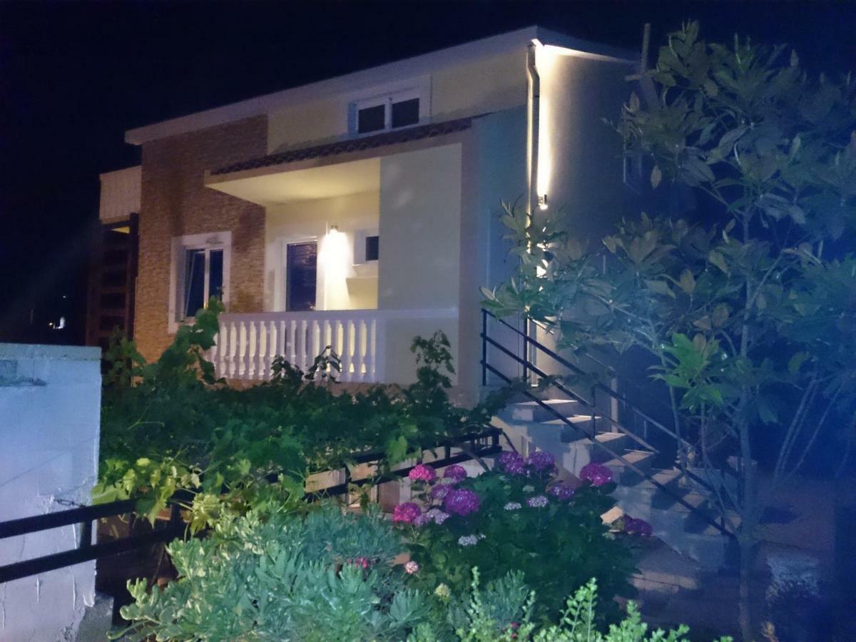 Apartments Sandra Tivat Extérieur photo