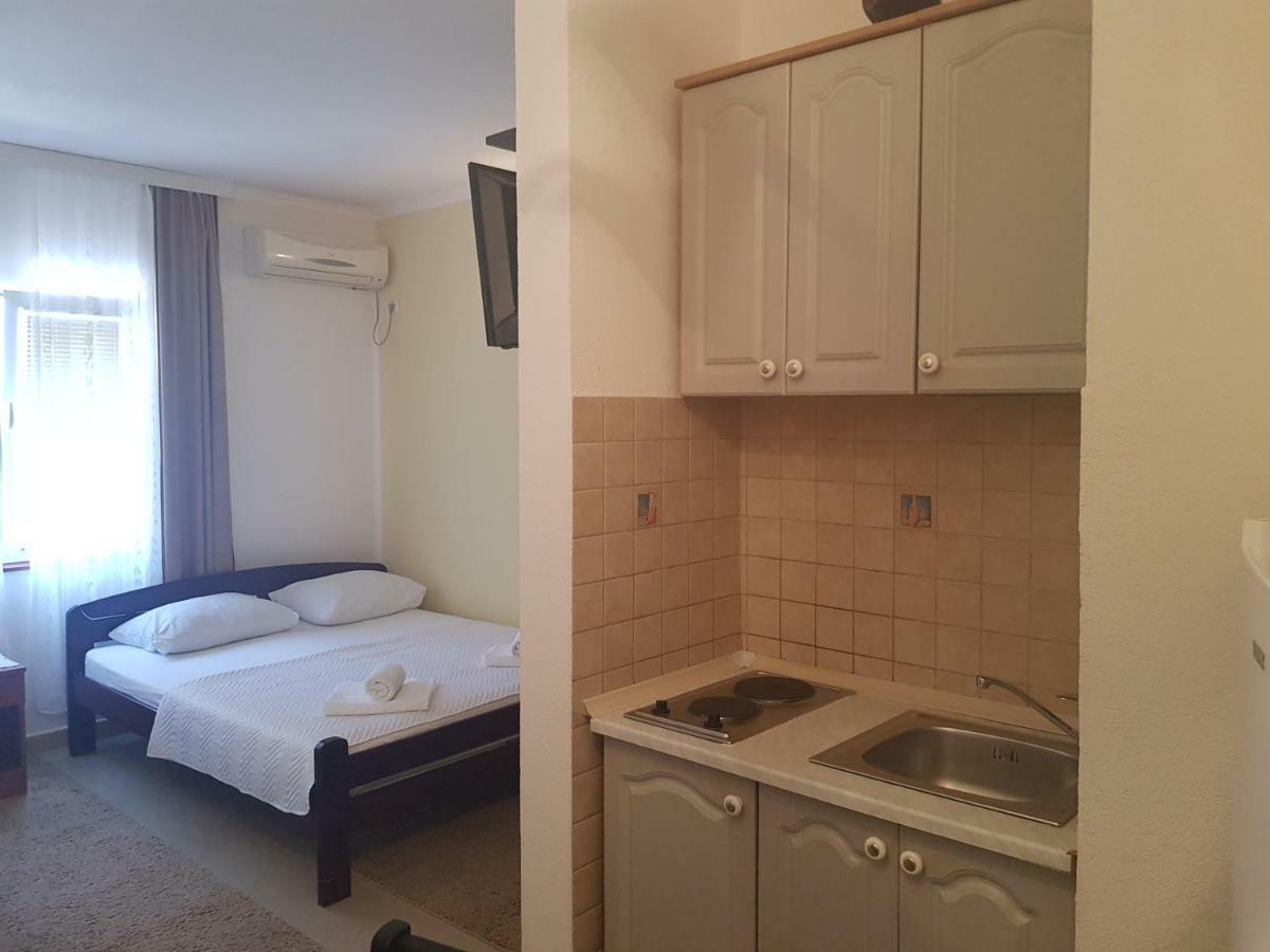 Apartments Sandra Tivat Extérieur photo