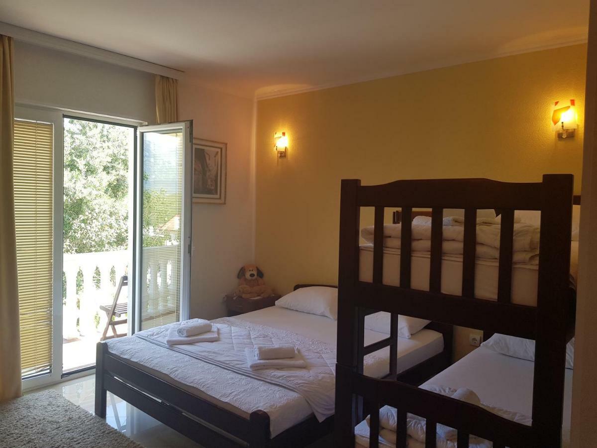 Apartments Sandra Tivat Extérieur photo