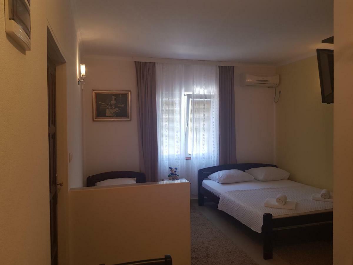Apartments Sandra Tivat Extérieur photo