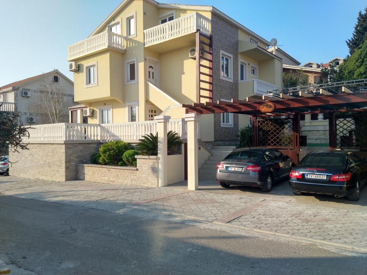 Apartments Sandra Tivat Extérieur photo